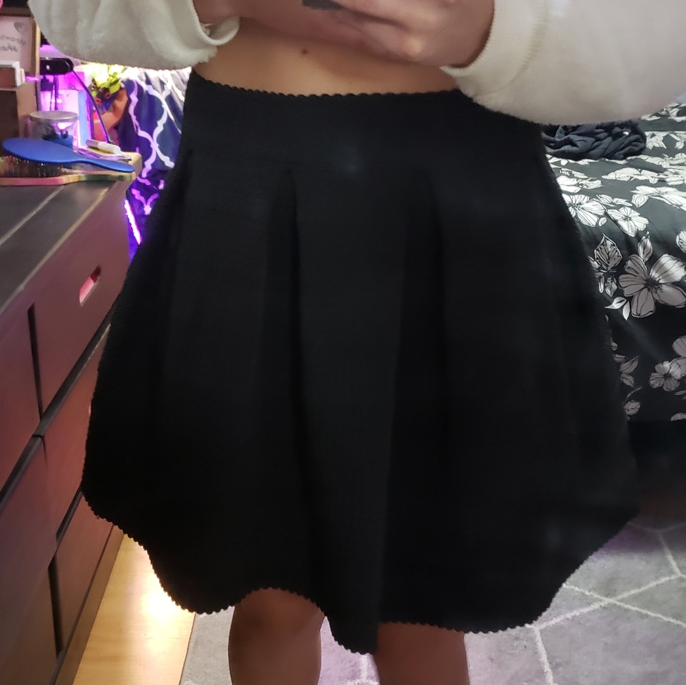 Express pleated skirt